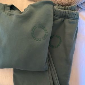 SET ACTIVE sweatsuit set